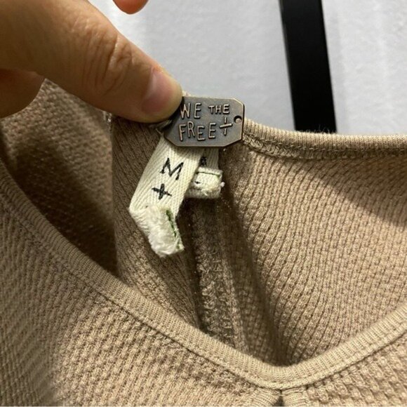 Free people mod stripe tan yellow hook eye cuff thermal top womens Medium - Picture 5 of 7